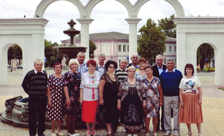Випускники Білопільської школи зустрілися через п’ятдесят років