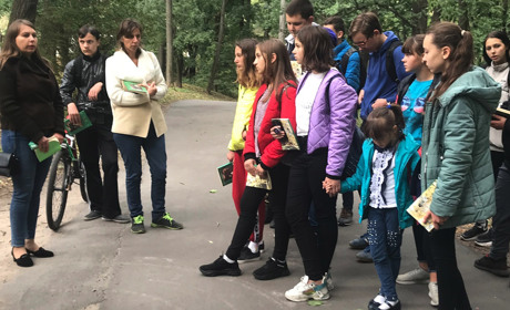 Кагарлицькі школярі відвідали Галявину муз та побували біля Дуба Гоголя