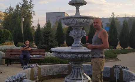 В Кураховому встановлюють фонтан
