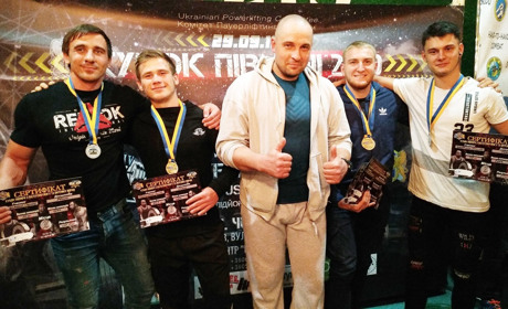 Менські силачі вибороли перемоги на турнірі в Чернігові