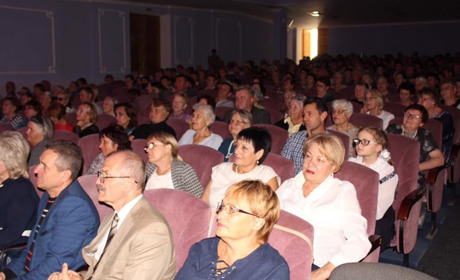 В Измаиле поздравляли пожилых людей: вручено более 650 продуктовых наборов 