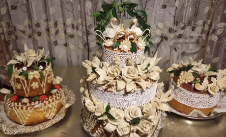 На весільний коровай треба свячена вода і молитва