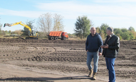 І електроенергія, і нові робочі місця. Сусіди.City побували на будівництві сонячної електростанції