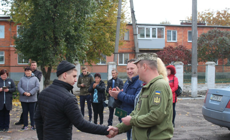 Перших призовників із Білопільщини урочисто відправили до лав Збройних сил України