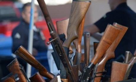 До кінця жовтня можна добровільно здати зброю до поліції