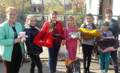 Переяславські школярі допомагають тимчасовому притулку для собак