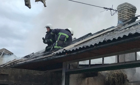 У Мамаївцях горіла господарська будівля (фото)