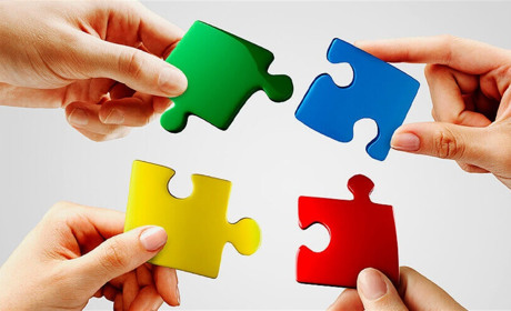 Маленькі атрибути, які підіймають настрій: склади гру пазл Гадяч у святах