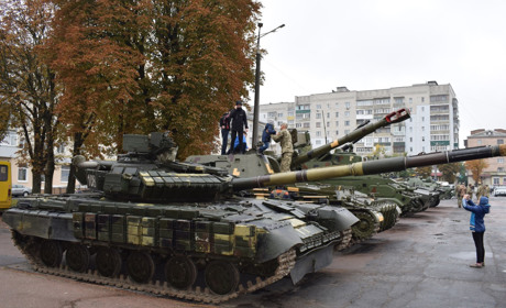 Виставка військової техніки: "Акація" і "Гвоздика" не злякали дітей