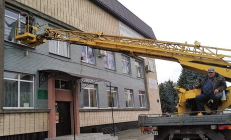 Облаштували віконні відкоси у будинку культури у Кагарлику