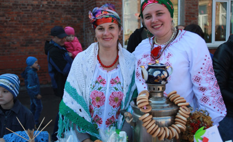 Акторська вистава, танці та смаколики: як у третій школі «Сорочинський ярмарок» святкували