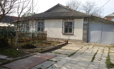 Продається приватний будинок в місті Бар 
