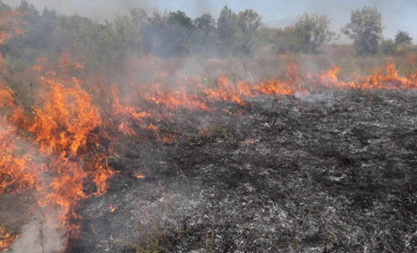 У Подільському поховали чоловіка, який загинув під час випалювання стерні