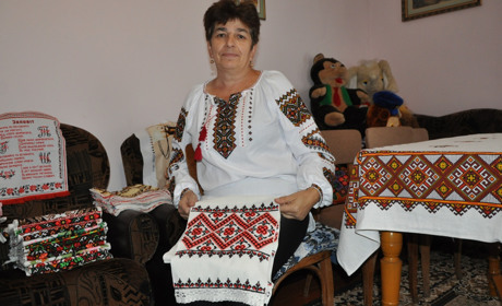 Сорок вишиваних років Галини Савуляк з села Кривенького та понад вісімдесят мистецьких творів