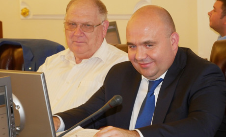 Скільки заробив за місяць у Верховній Раді нардеп від Троїцького і що встиг зробити