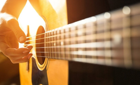 «Я хочу стати тим,  від кого буде син»: чи знаєте ви українських виконавців і  те, що вони співають