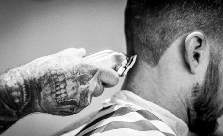 «Чоловічі» розмови, рок-н-рол та перукарське мистецтво: чому варто відвідати «Barbershop 1919»