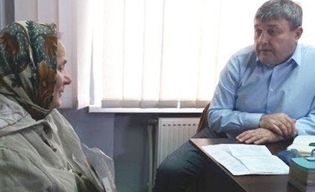 Народний депутат Сергій Литвиненко на окрузі: кар’єр в центрі села, школи з грибком і бездоріжжя