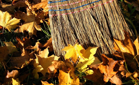 Всі на прибирання: у Старокостянтинові організовують осінній місячник з благоустрою