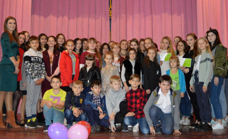 Концерт, призи і фуршет. Мовна школа «New generation» відзначила п’ятиріччя