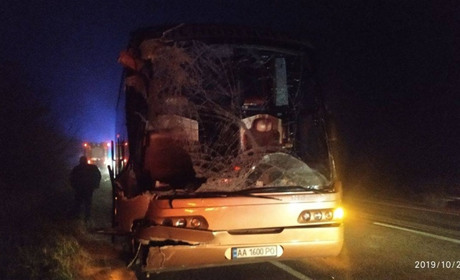 На Сарненщині не розминулись автобус і вантажівка: є жертви