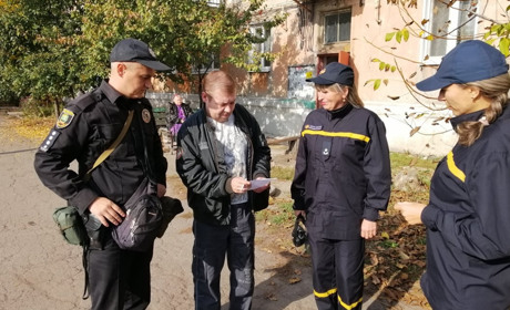 Щоб не трапилось біди: торецькі поліціанти та рятувальники вирушили в рейд