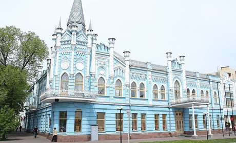 У Черкасах є найдовша дамба, найвищий собор і найкрасивіший банк 