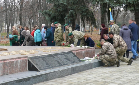 У Білопіллі вшанували пам’ять загиблих воїнів