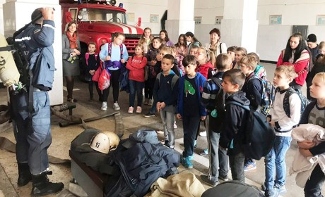 Школярі побували у гостях у Кагарлицьких рятувальників