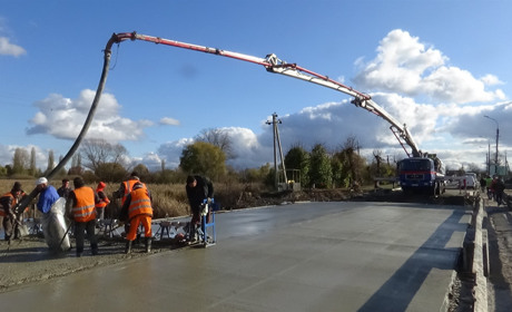 Фотофакт: міст бетонують