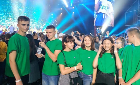 Команда «Schoolvaners» із Вараської школи здобула ІІ місце у проекті «Відкривай Україну»