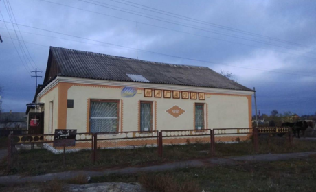 Молодик із Сарненщини "виніс" продукти із сільського магазину 