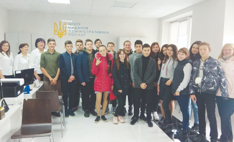ЦНАП Мамаївської ОТГ: екскурсія дев’ятикласників і сотий відвідувач