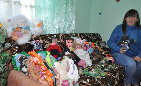 Казкових ведмедиків та гуцульські садиби творить уява майстрині Світлани Дунчак зі Шманьківців