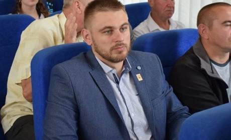 У  дитячо-юнацькому клубі — новий директор