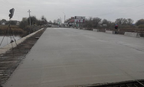 21 день для міцності, а далі міст асфальтуватимуть