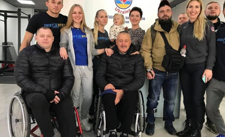 Ветеран АТО, футболіст Олег Івахнюк — у Чикаго: готується до операції  