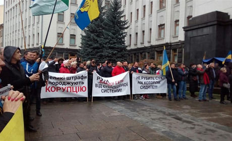 Підприємці Білопільщини продовжують боротьбу за відміну касових апаратів та «кешбеку»