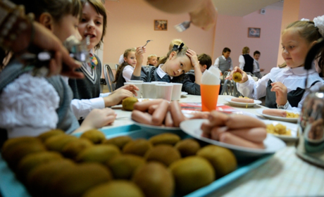 У 2020-му зросте вартість харчування у школах і плата за дитсадок: скільки тепер доведеться платити