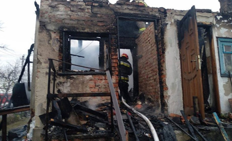 Згарище замість квартири: де живуть погорільці із Сарн