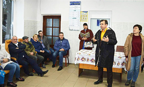 На Кагарлик-2 інвестори розповідали про свої плани жителям мікрорайону