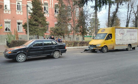 В Барі сталася ДТП за участю хлібовоза