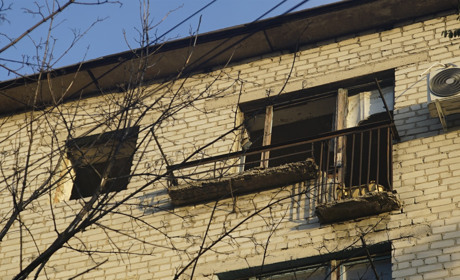 Чому мешканці Добропілля залишають своє житло: історії занедбаних квартир