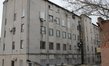 Игра: узнай здание в Торецке "со спины"