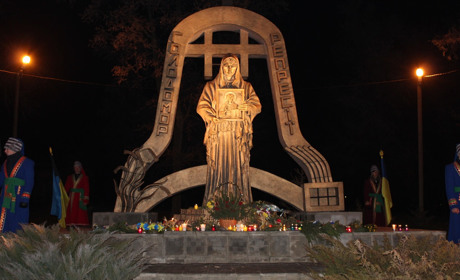 23 листопада Україна запалить свічку пам’яті жертв голодоморів. Які заходи плануються у Білопіллі?