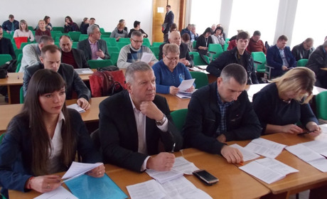 Депутати знову зменшили виконавчий апарат райради