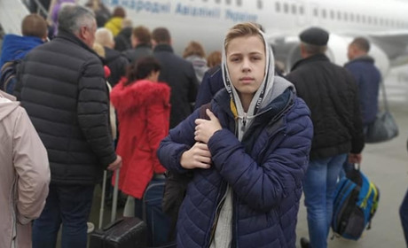 Маленькі уманчани Анна Пуріс і Денис Терещук на медичному обстеженні за кордоном