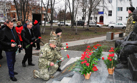 Холод не завадив. У Переяславі вшанували День Гідності та Свободи 