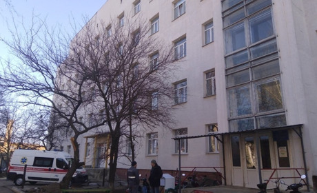 Дитяче відділення Гуляйпільської лікарні припиняє працювати. Дітей направлятимуть у Пологи