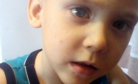 Помоги своим. Двухлетний Женя теряет зрение. Нужна операция по замене хрусталика